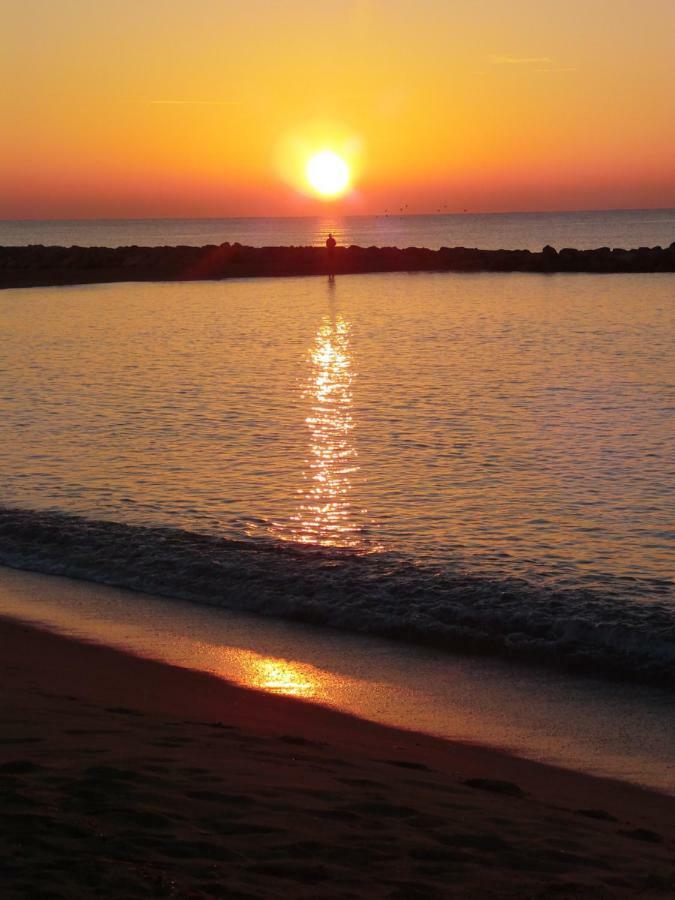 Cozzy Flat In A Quiet And Nice Area / Acogedor Apartamento En Zona Tranquila Y Agradable Cambrils Exterior foto
